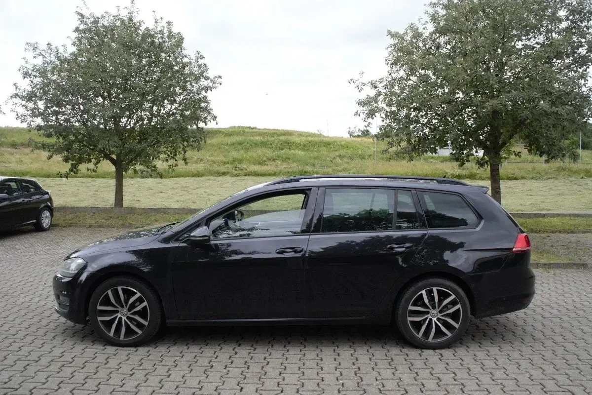 Gebraucht VW Golf VII 105 PS (77 kW) 2014 Schwarz Kombi