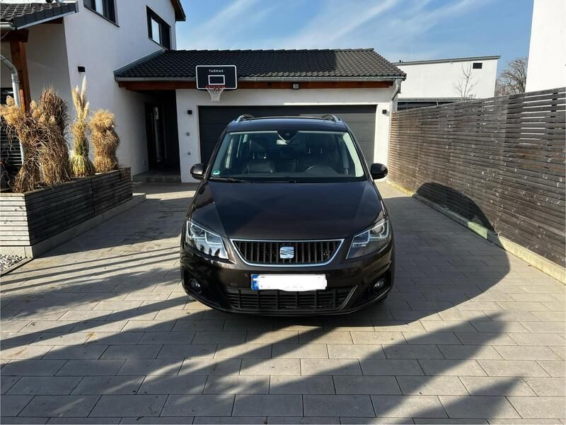 Braun Gebraucht 2015 Seat Alhambra Style Van / Kleinbus | 18.000 € (Etwas zu teuer) - Bild 1/4