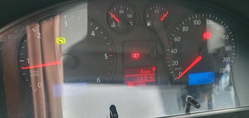 Gebraucht VW T5 135 PS (99 kW) 2006 Gold Van