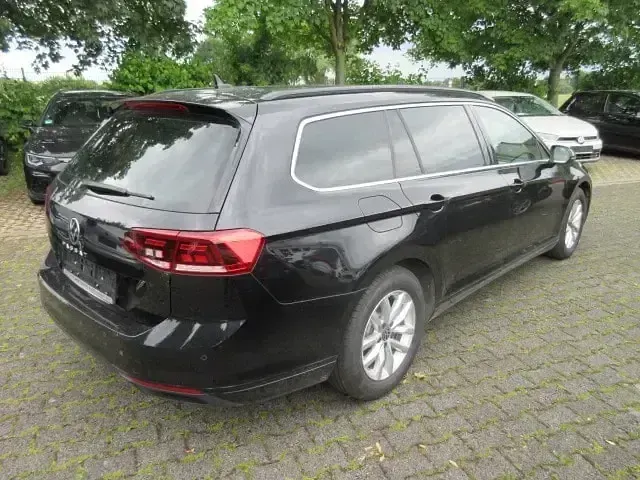 Gebraucht VW Passat Business 150 PS (110 kW) 2022 Schwarz Kombi
