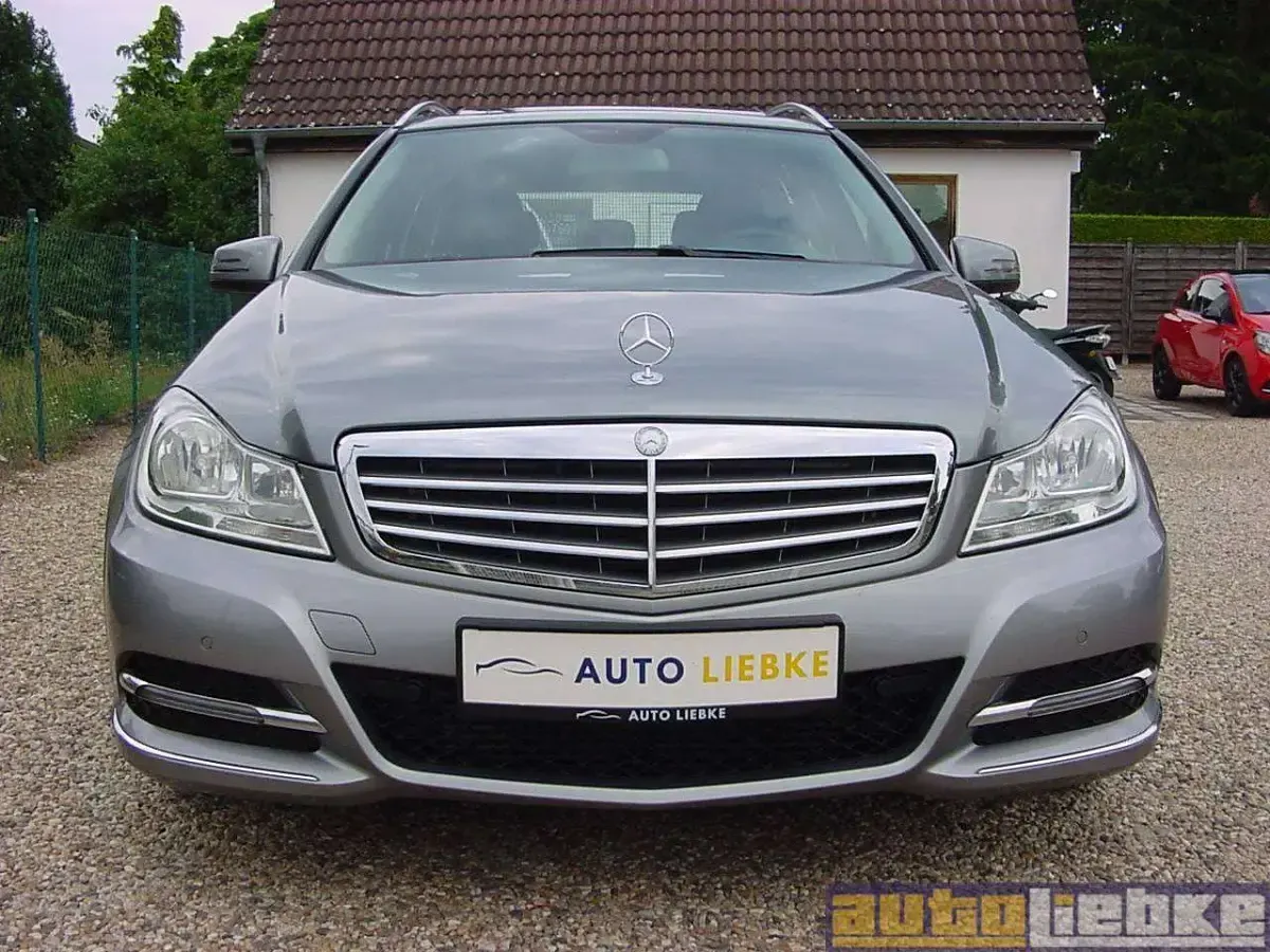 Gebraucht Mercedes C180 156 PS (114 kW) 2013 Palladiumsilbermetallic Kombi