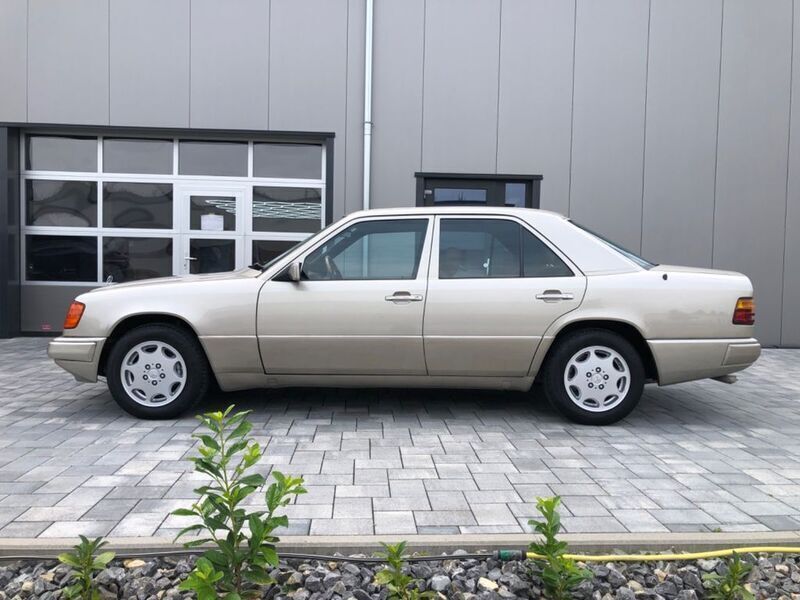 Gebraucht Mercedes E300 179 PS (131 kW) 1986 Grau Limousine