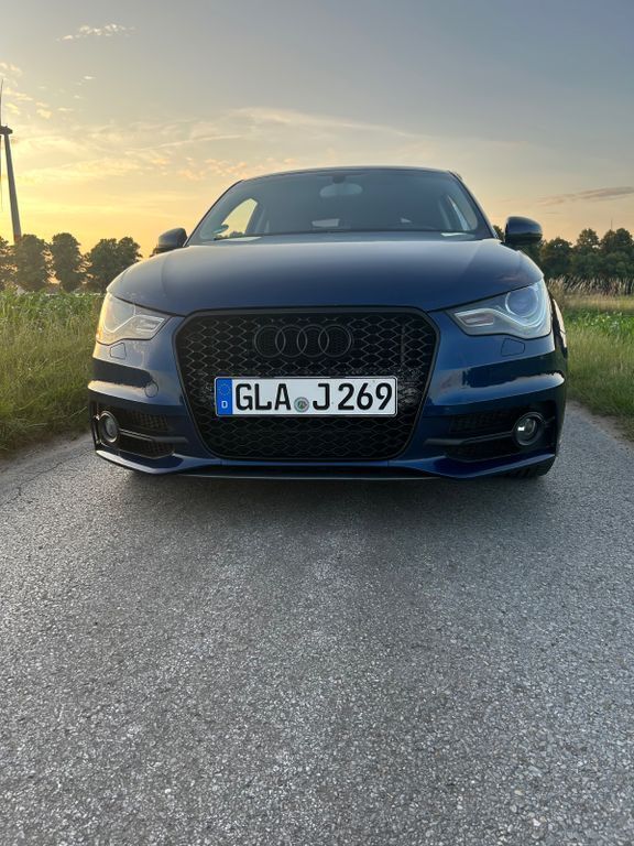 Blau Gebraucht 2010 Audi A1 S-Line Kleinwagen | 6.500 € (Guter Preis) - Bild 1/2