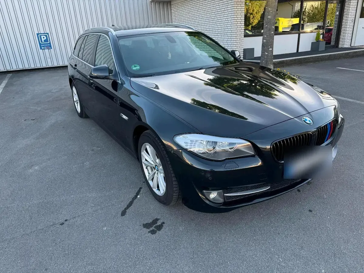 Usata BMW 520 184 CV (135 kW) 2012 Nero Berlina