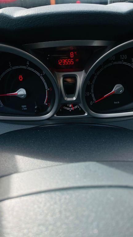 Gebraucht Ford Fiesta Titanium 82 PS (60 kW) 2011 Schwarz Kleinwagen