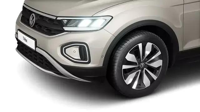 Gebraucht VW T-Roc R 110 PS (80 kW) 2023 Ivory silver metallic SUV