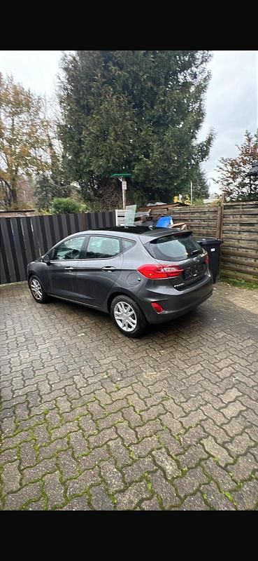 Gebraucht Ford Fiesta 101 PS (74 kW) 2017 Grau Limousine
