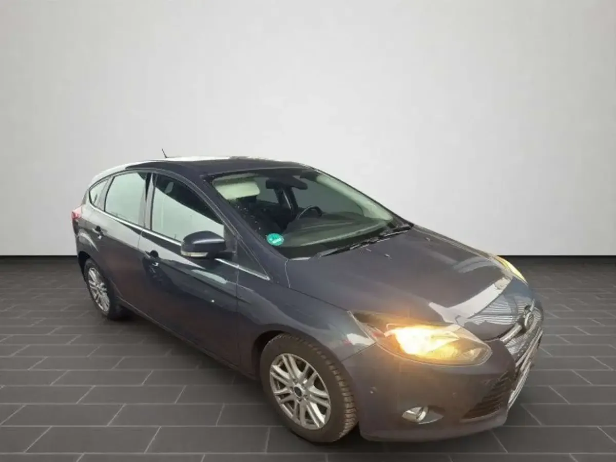 Second-hand Ford Focus Titanium 150 CP (110 kW) 2013 Gri Hatchback