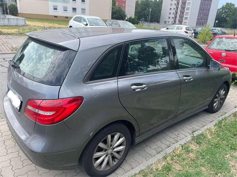 Gebraucht Mercedes B200 156 PS (114 kW) 2013 Van / Kleinbus