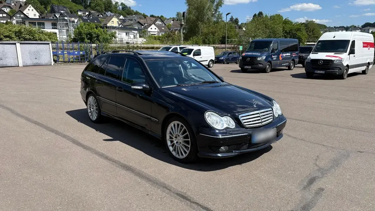 Używany Mercedes C280 231 KM (169 kW) 2005 Czarny Kombi