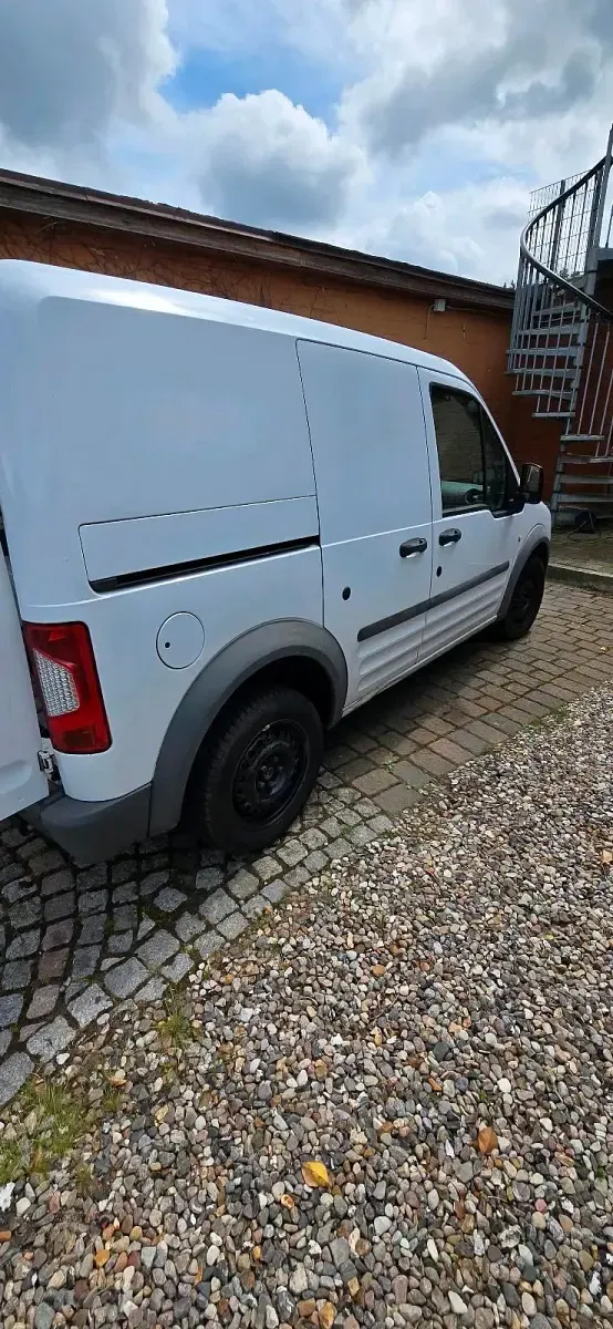 Gebraucht Ford Tourneo Connect 75 PS (55 kW) 2010 Weiß Van / Kleinbus