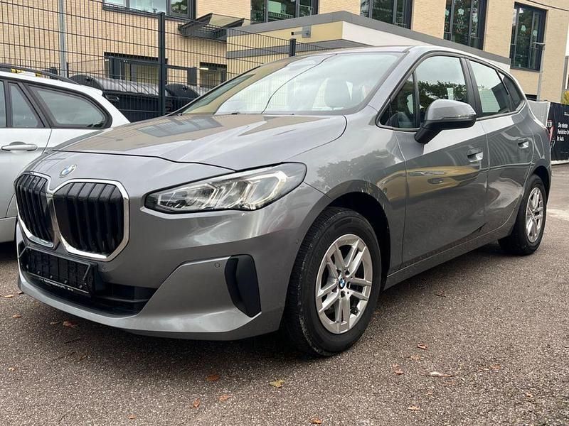 Grau Gebraucht 2022 BMW 218 Limousine | 18.950 € (Fairer Preis) - Bild 1/4