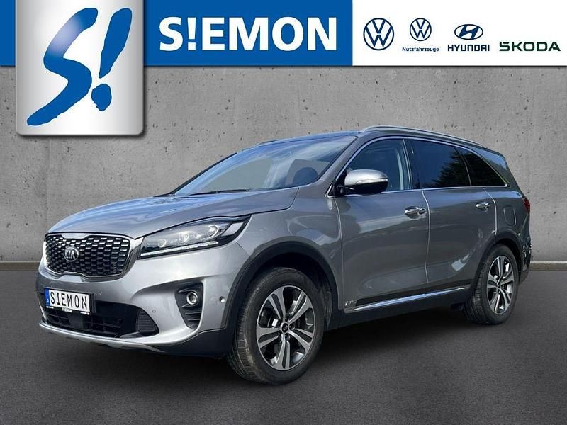Grau Gebraucht 2018 Kia Sorento Platinum Edition SUV | 27.930 € (Fairer Preis) - Bild 1/4