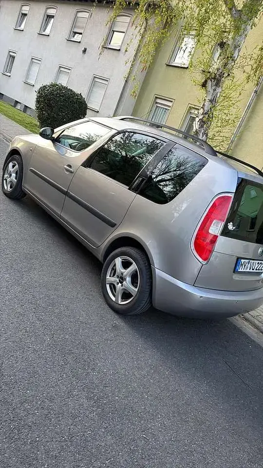 Gebraucht Skoda Roomster Plus Edition 105 PS (77 kW) 2009 Van / Kleinbus