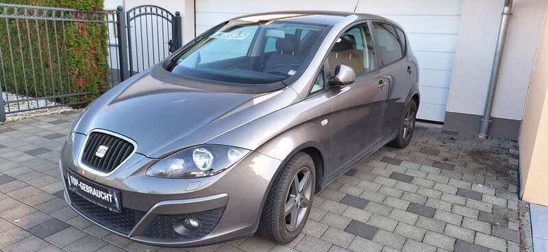 "technic" grau Gebraucht 2015 Seat Altea Sun Van / Kleinbus | 3.999 € (Fairer Preis) - Bild 1/4