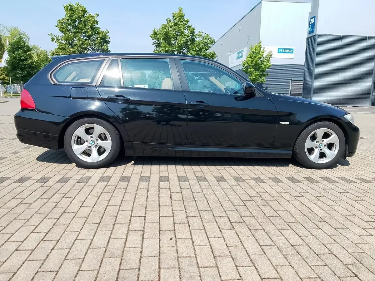 Gebraucht BMW 320 163 PS (119 kW) 2011 Kombi