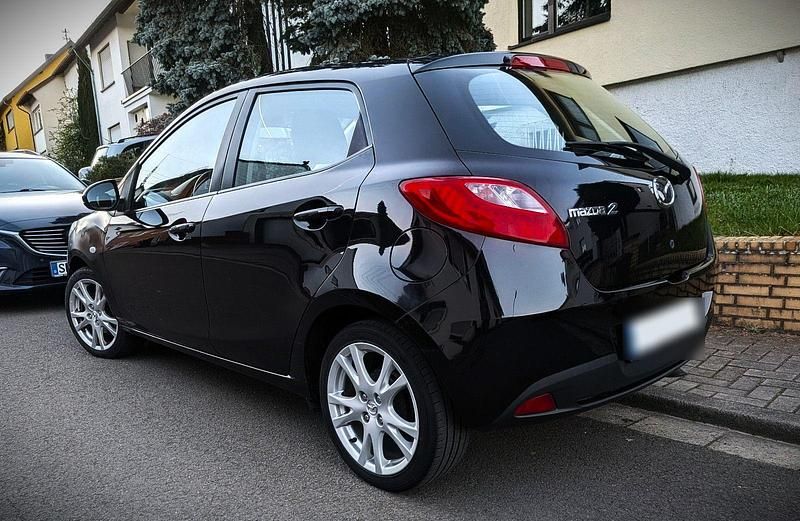 Gebraucht Mazda 2 Dynamic 90 PS (66 kW) 2010 Schwarz Kleinwagen