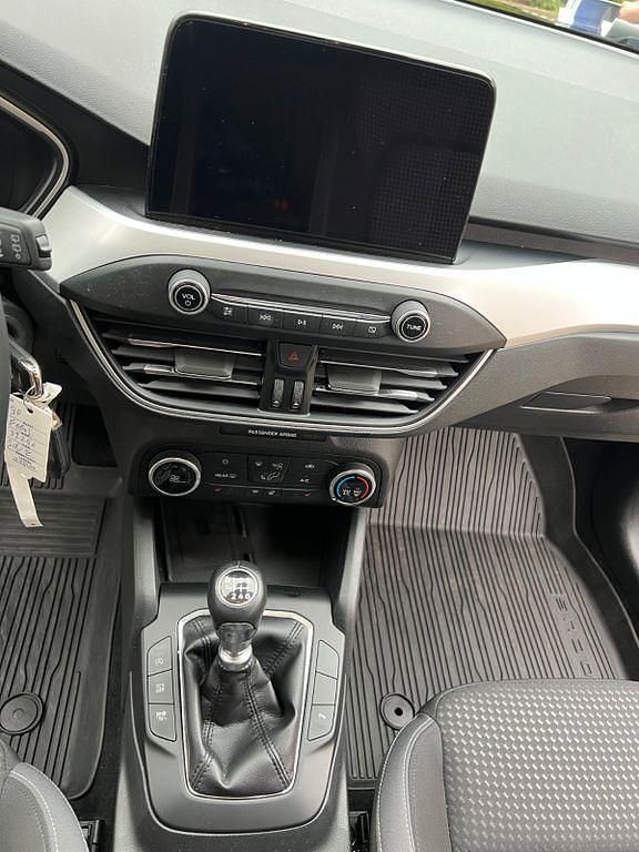 Gebraucht Ford Focus 120 PS (88 kW) 2022 Schwarz Limousine