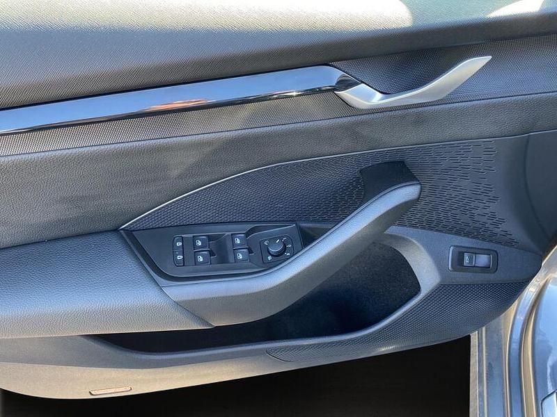 Gebraucht Skoda Octavia SportLine 150 PS (110 kW) 2024 Grau Kombi