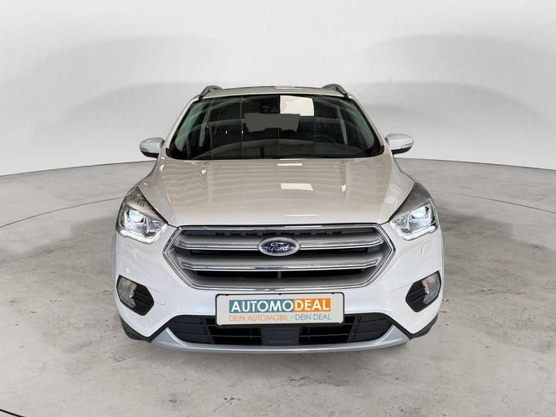 Gebraucht Ford Kuga Titanium 150 PS (110 kW) 2019 Metallic) (weiss SUV