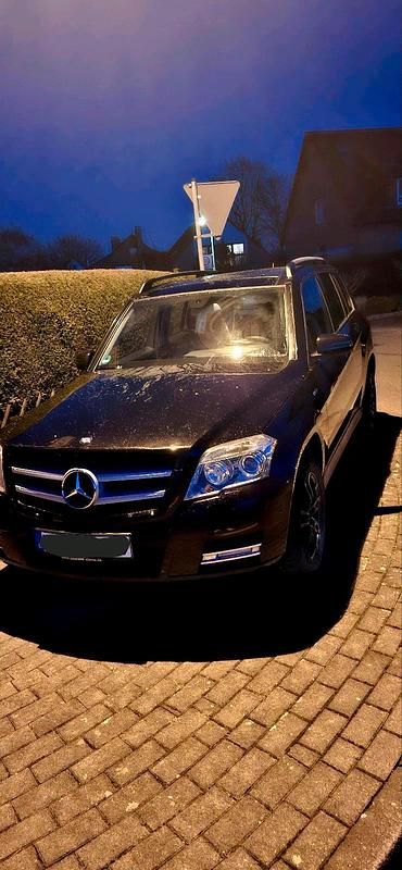 Schwarz Gebraucht 2011 Mercedes GLK250 SUV | 8.299 € (Superpreis) - Bild 1/4