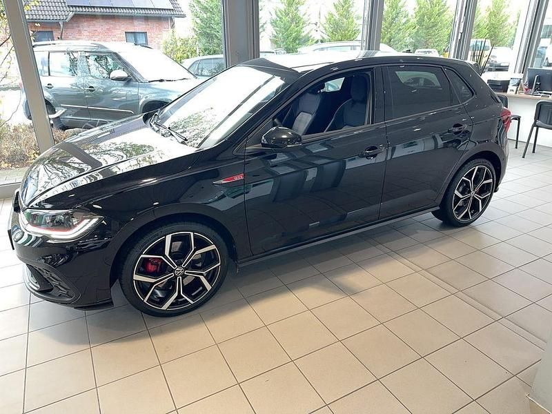 Second-hand VW Polo Pro 207 CP (152 kW) 2024 Negru Berlinǎ