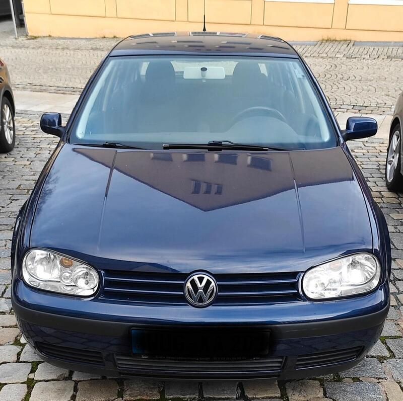 Blau Gebraucht 2001 VW Golf IV Edition Limousine | 500 € (Superpreis) - Bild 1/4