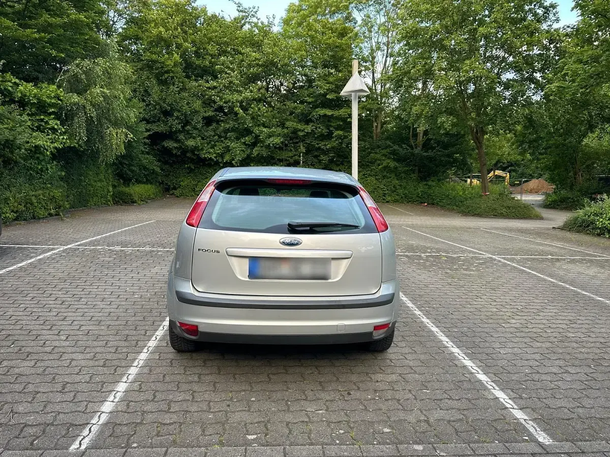 Gebraucht Ford Focus 101 PS (74 kW) 2006 Silber Kleinwagen