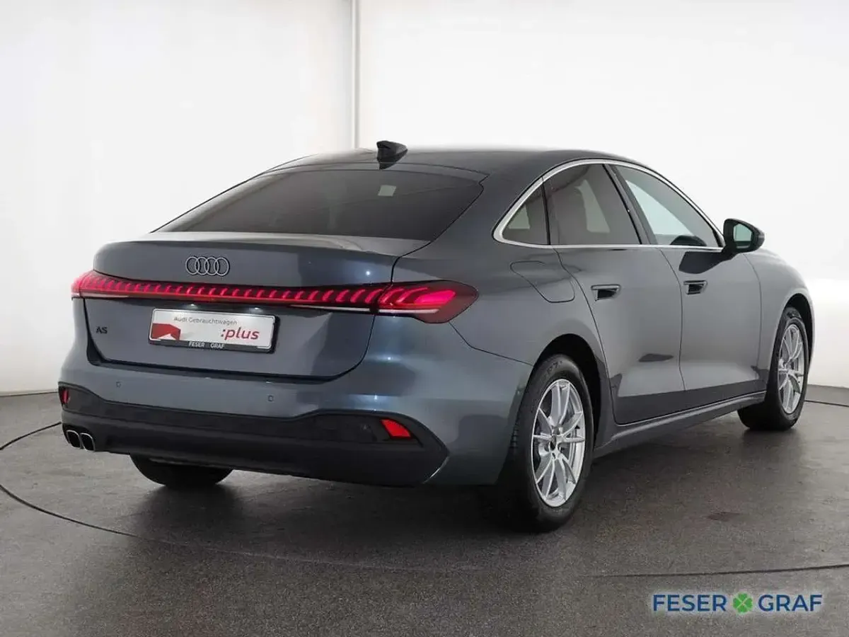 Gebraucht Audi A5 Sport 204 PS (150 kW) 2025 Blau Limousine