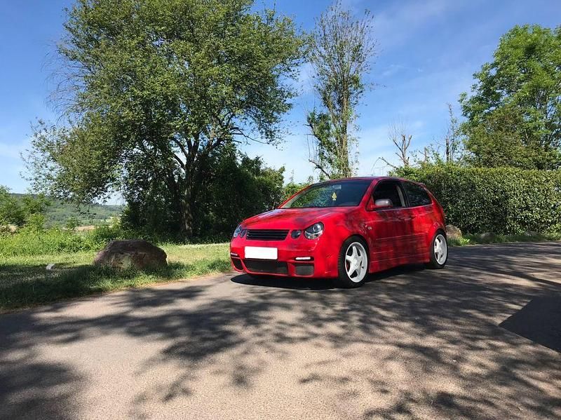 Rot Gebraucht 2001 VW Polo Basis Limousine | 2.500 € - Bild 1/4