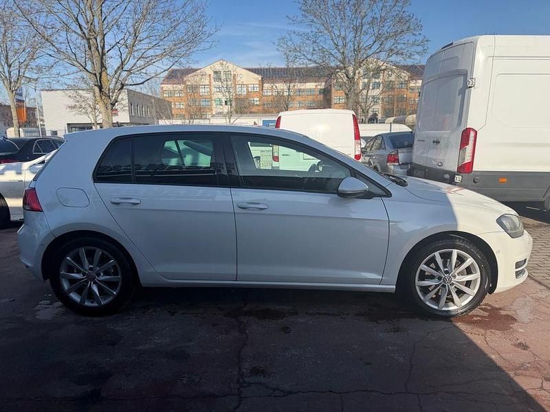 Gebraucht VW Golf VII Highline 150 PS (110 kW) 2013 Weiß Limousine