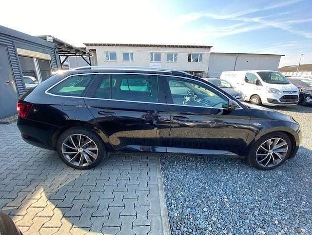 Gebraucht Skoda Superb Premium Edition 200 PS (147 kW) 2016 Grau Kombi