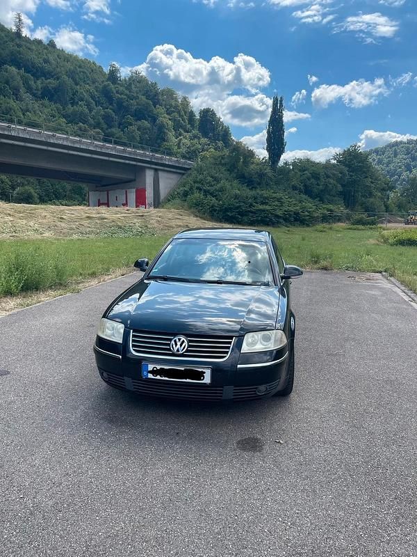 Schwarz Gebraucht 2004 VW Passat Limousine | 850 € (Superpreis) - Bild 1/4