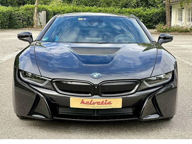 Gebraucht BMW i8 Sport Line 362 PS (266 kW) 2016 Sophistograu brilliant.m.ak.bmw i b (metallic) Coupé