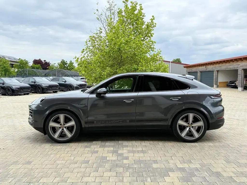Gebraucht Porsche Cayenne 470 PS (345 kW) 2024 Grau SUV