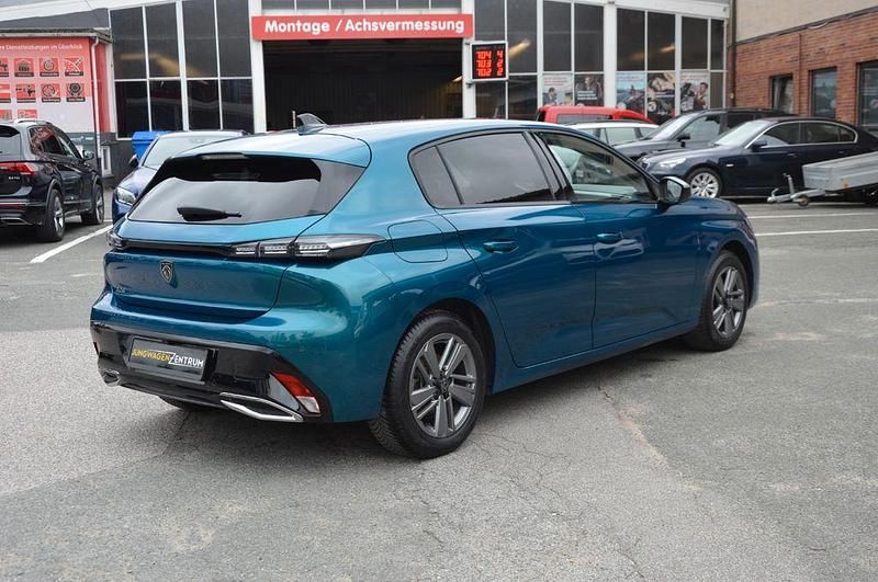 Gebraucht Peugeot 308 Allure 131 PS (96 kW) 2024 Blau Limousine