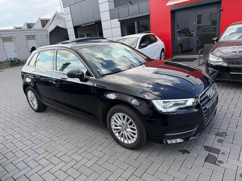Gebraucht Audi A3 Ambiente 110 PS (80 kW) 2015 Schwarz Limousine