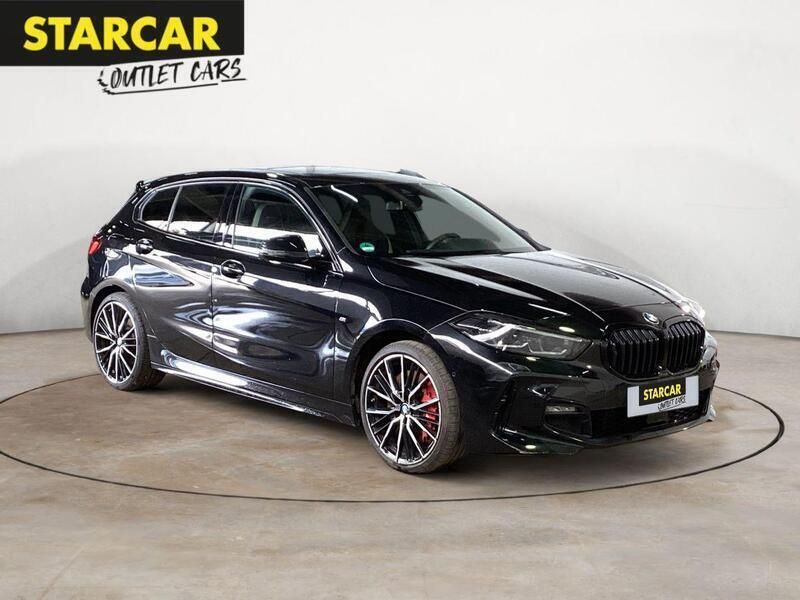Black sapphire metallic Gebraucht 2023 BMW 120 Advantage Kleinwagen | 34.870 € - Bild 1/4