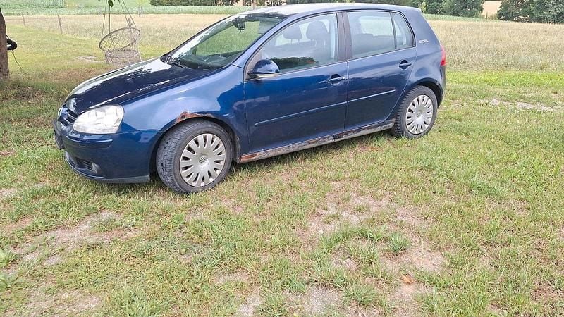 Blau Gebraucht 2006 VW Golf V Limousine | 880 € (Superpreis) - Bild 1/4