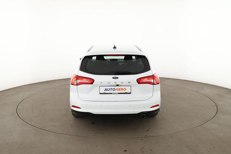 Gebraucht Ford Focus Titanium 120 PS (88 kW) 2022 Weiß Kombi