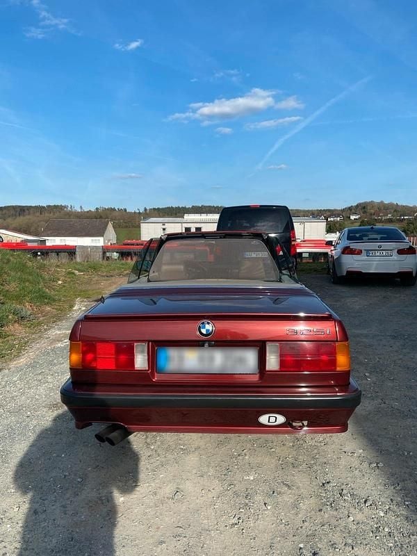 Gebraucht BMW 325 Cabriolet 170 PS (125 kW) 1987 Rot Cabrio