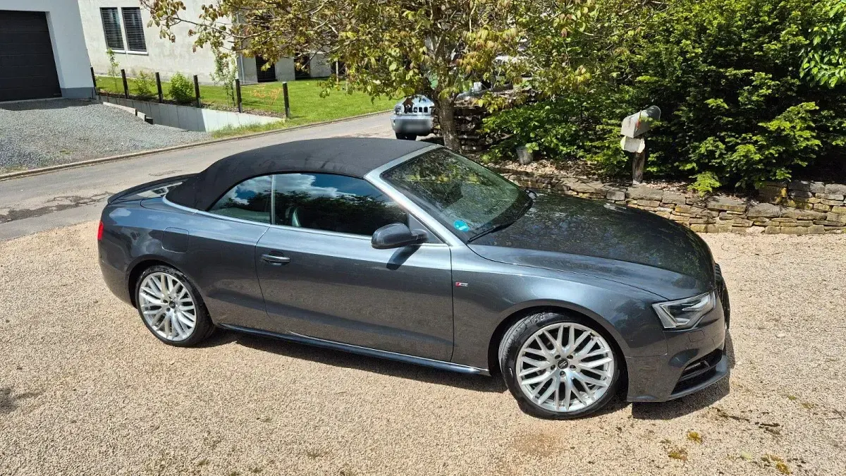 Gebraucht Audi A5 Cabriolet Sport 150 PS (110 kW) 2015 Grau Cabrio