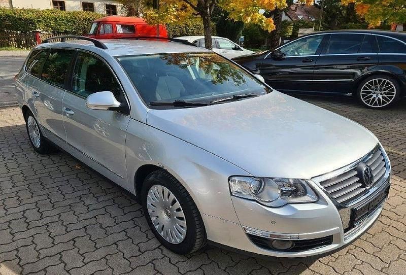 Silber Gebraucht 2007 VW Passat Comfortline Kombi | 1.450 € (Superpreis) - Bild 1/4