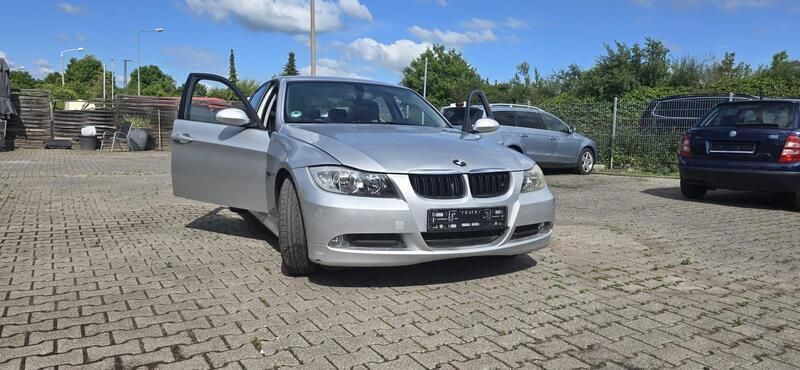 Silber Gebraucht 2007 BMW 318 Limousine | 3.599 € - Bild 1/4