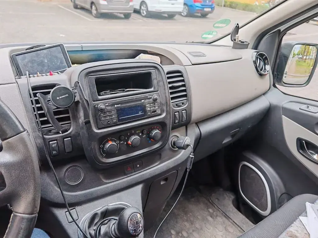 Gebraucht Renault Trafic Basis 120 PS (88 kW) 2016 Weiß Van / Kleinbus
