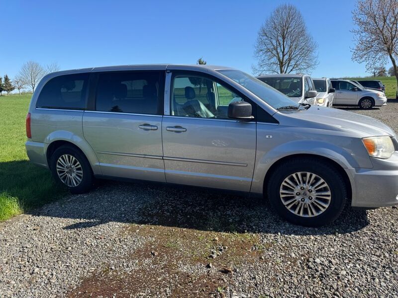 Gebraucht Lancia Voyager Silver 177 PS (130 kW) 2014 Silber Van / Kleinbus
