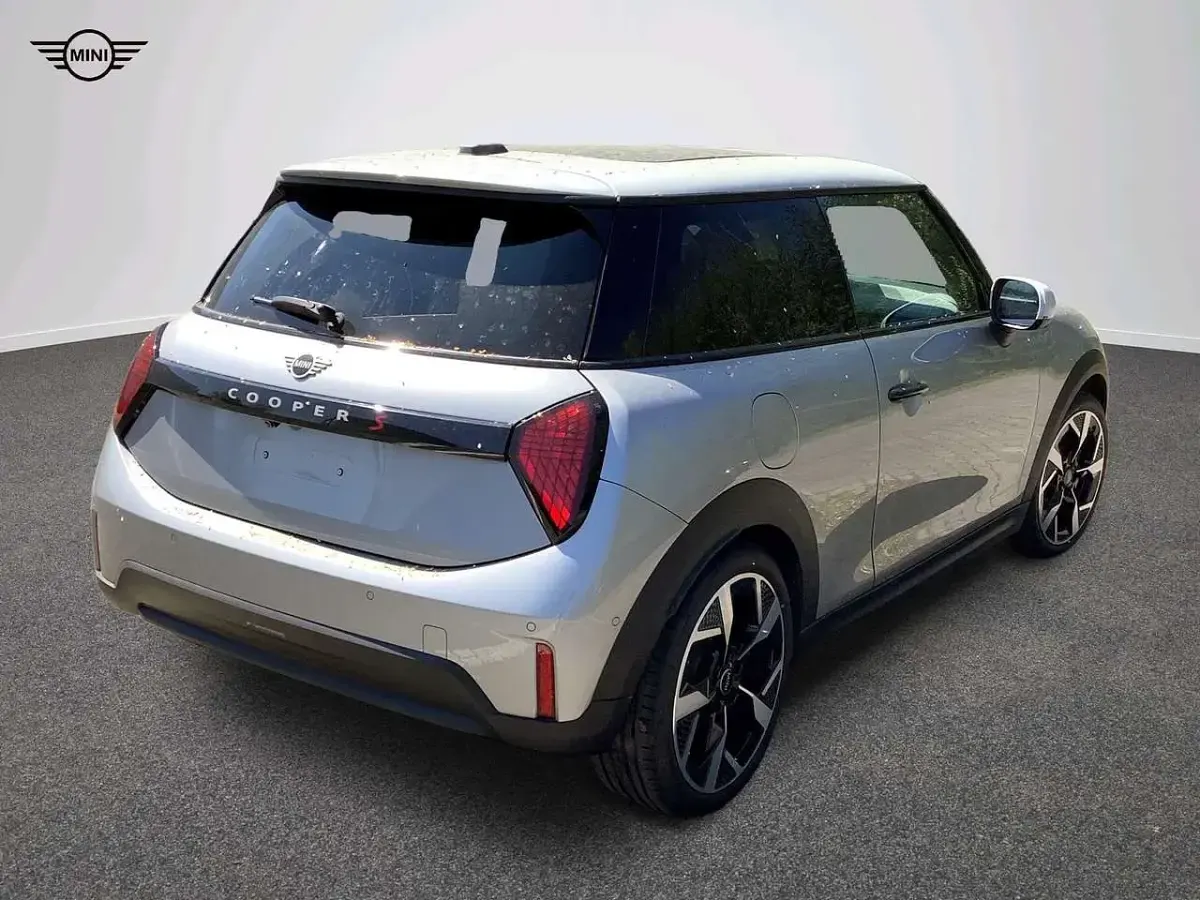 Gebraucht Mini Cooper S Favoured 204 PS (150 kW) 2024 Grau Kleinwagen