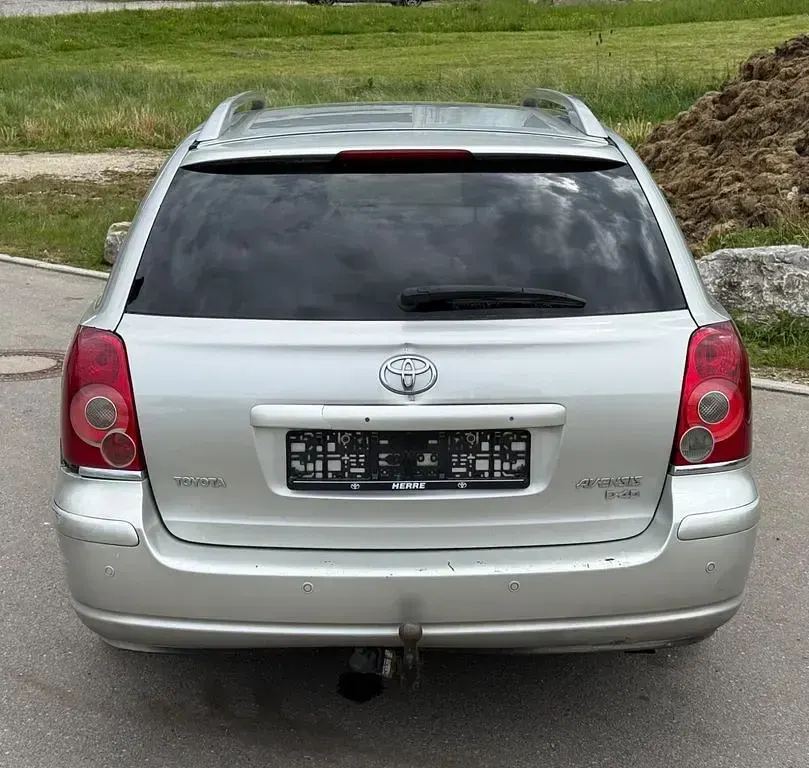Gebraucht Toyota Avensis 177 PS (130 kW) 2007 Silber Kombi