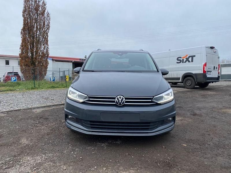 Gebraucht VW Touran Highline 150 PS (110 kW) 2020 Grau Van / Kleinbus