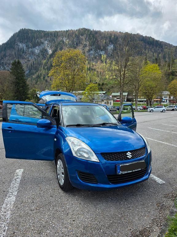 Gebraucht Suzuki Swift 94 PS (69 kW) 2012 Blau Kleinwagen